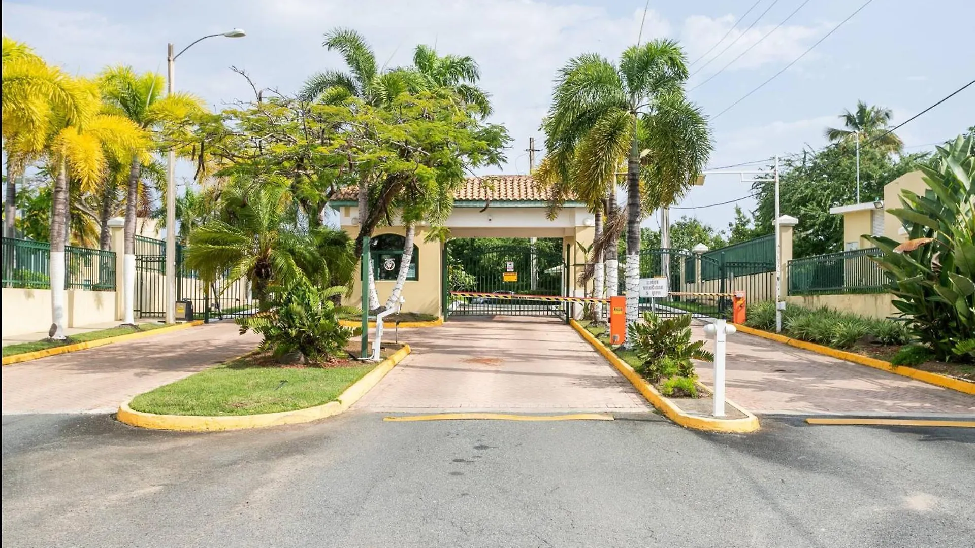 Aquatika Beach Resort & Waterpark Loiza Apartment